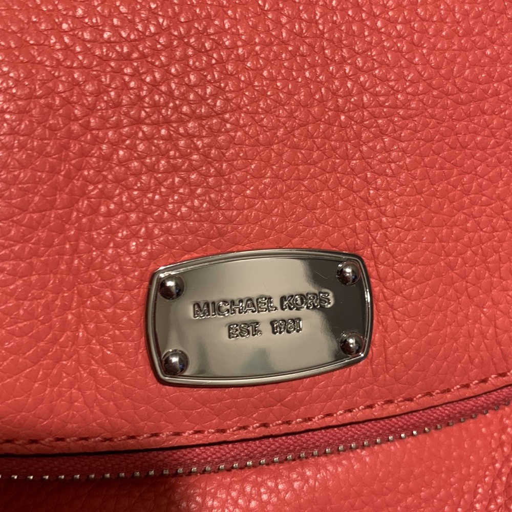 Michael Kors cross body *FREE SHIPPING! - Picture 3 of 7